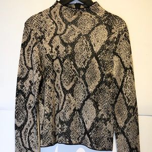 Women’s Zara Long Sleeves Top, Black/Gold, size L